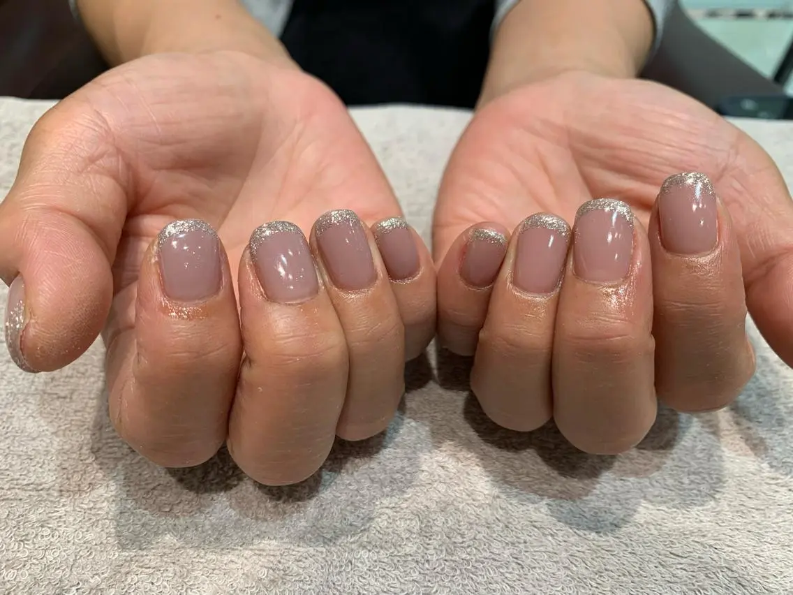 ネイル フレンチネイル ラメ(グリッター) nailAVANCE akariのネイルデザイン
