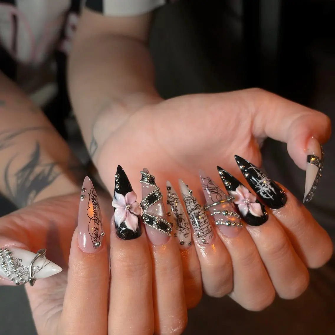 ネイル オーロラネイル 長さ出し フラッシュネイル フレンチネイル ジェルネイル ハンドネイル ハンドケア CiCi NailSalonのネイルデザイン