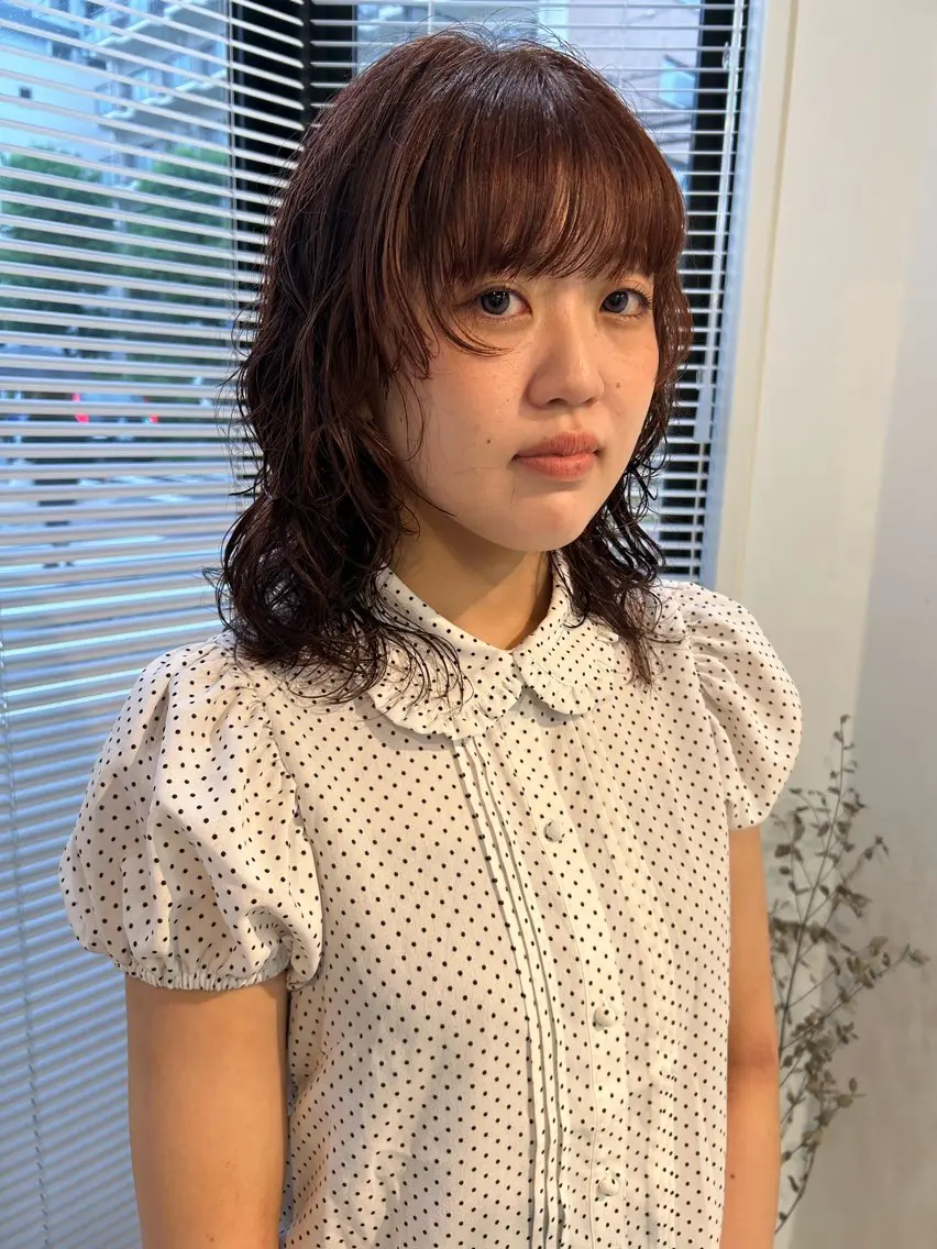 ミディアム カラー パーマ カット ヘアカラー 安達 咲のヘアスタイル