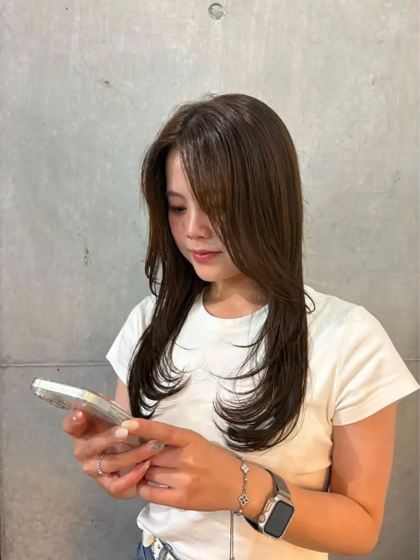 ロング レイヤーカット Reira Naruseのヘアスタイル