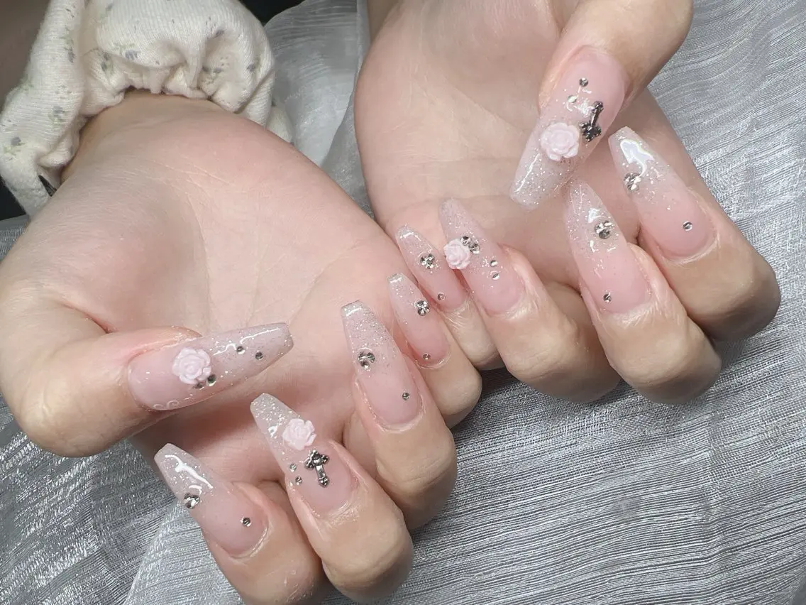 ネイル 長さ出し グラデーション キラキラネイル マグネットネイル ニュアンスネイル ハンドネイル Lee Nails チップ長さだし専門店のネイルデザイン
