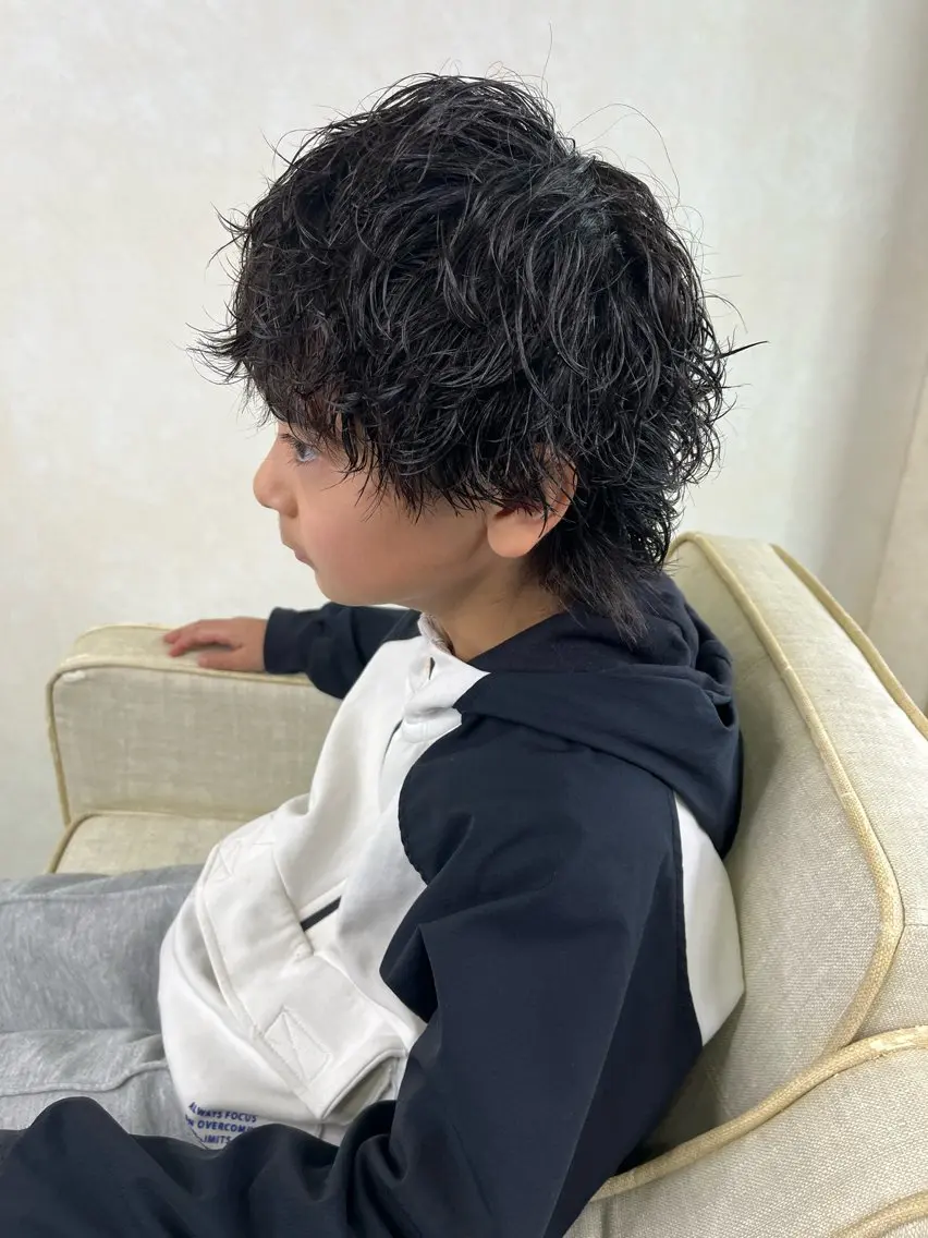 ミディアム パーマ メンズ ミディアムパーマ メンズパーマ カット パーマ メンズ特化✨パーマス タイル大得意安田海斗のヘアスタイル