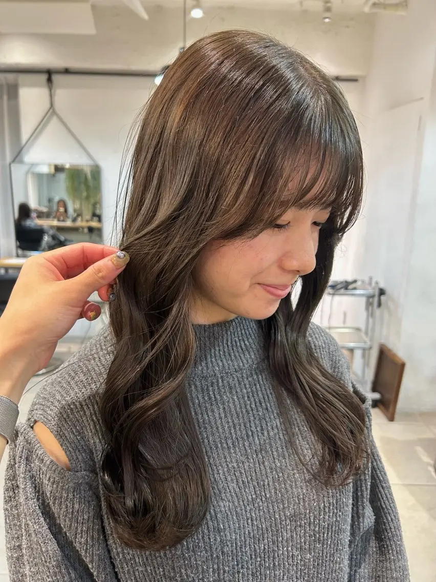 カラー ベージュカラー オリーブベージュ lomalia moekaのヘアスタイル