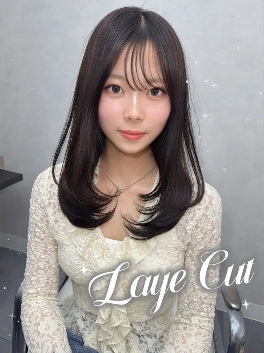 セミロング MONA HIYORIのヘアスタイル