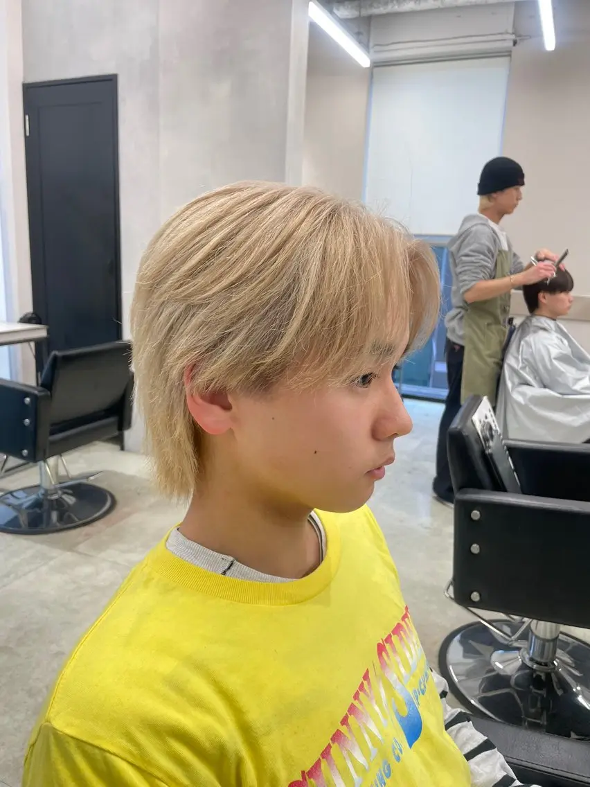 ショート カラー メンズ メンズブリーチ ベージュカラー ブリーチ ミルクティーベージュ カット ヘアカラー メンズ特化🔥 金子直斗のヘアスタイル