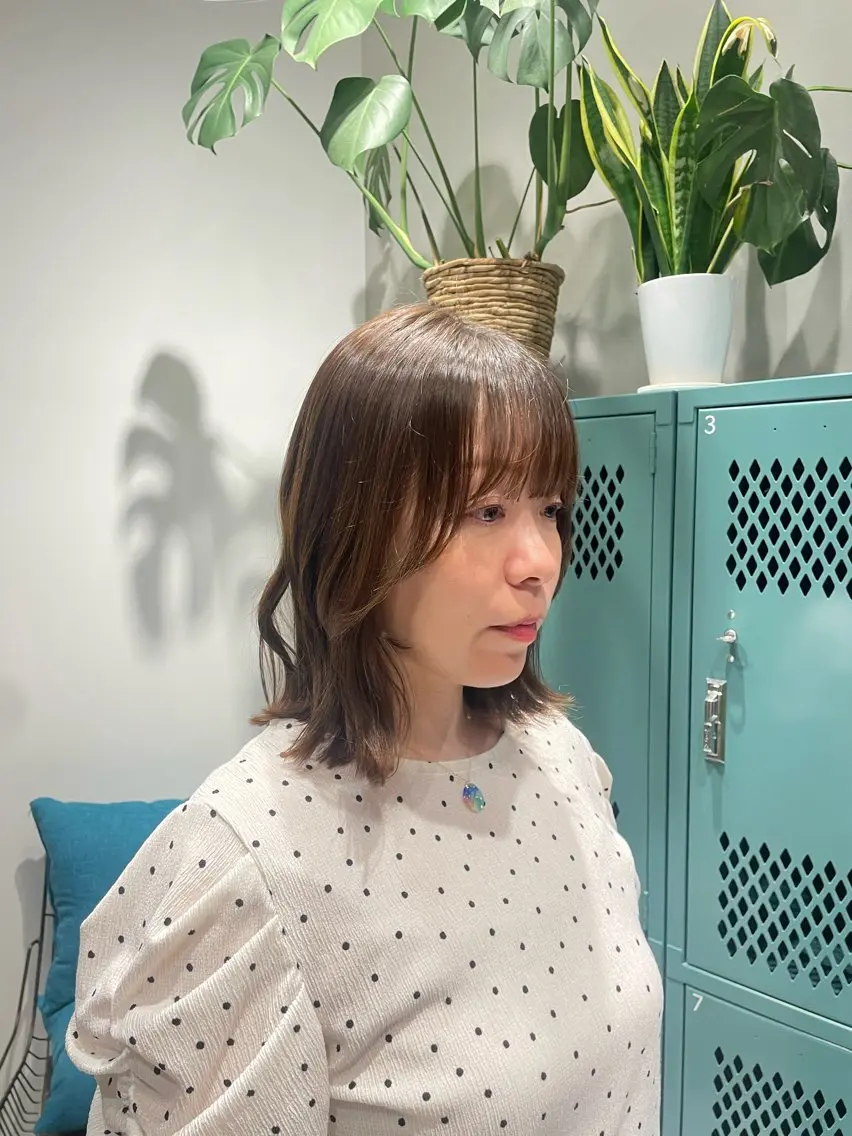 ミディアム カラー 外ハネヘア あきば まゆのヘアスタイル
