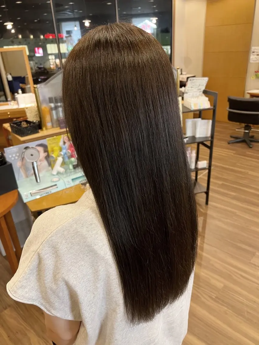 ロング カラー 小島 七海のヘアスタイル