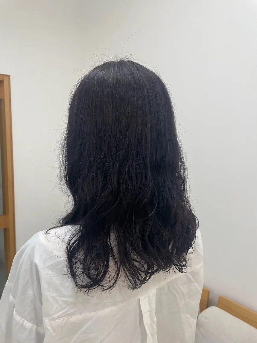 セミロング 川下 葉音のヘアスタイル