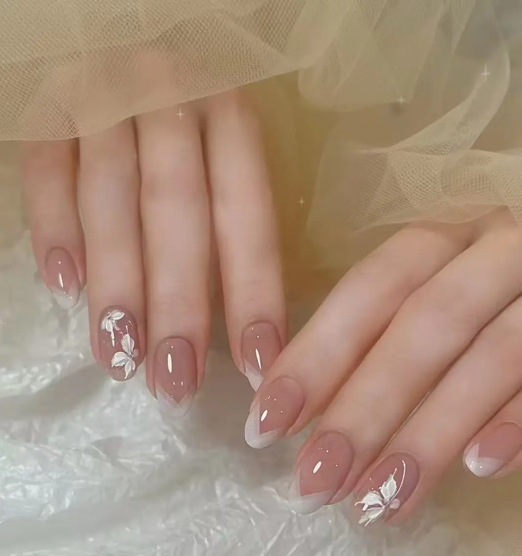 ネイル フラワーネイル フレンチネイル ジェルネイル ガラスフレンチ ハート ハンドネイル BabyYouMi nailのネイルデザイン