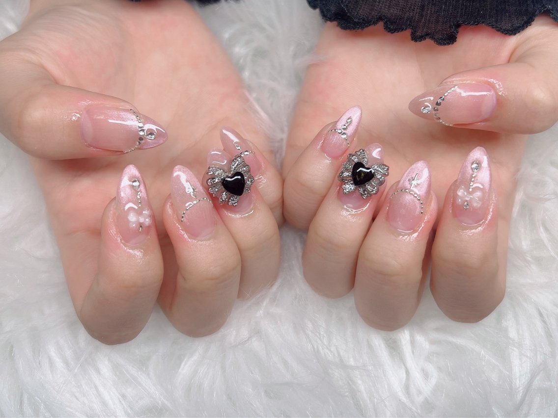 ネイル チークネイル ドット フレンチネイル グラデーション 韓国ネイル ハンドネイル Kei Nail Shibuyaのネイルデザイン