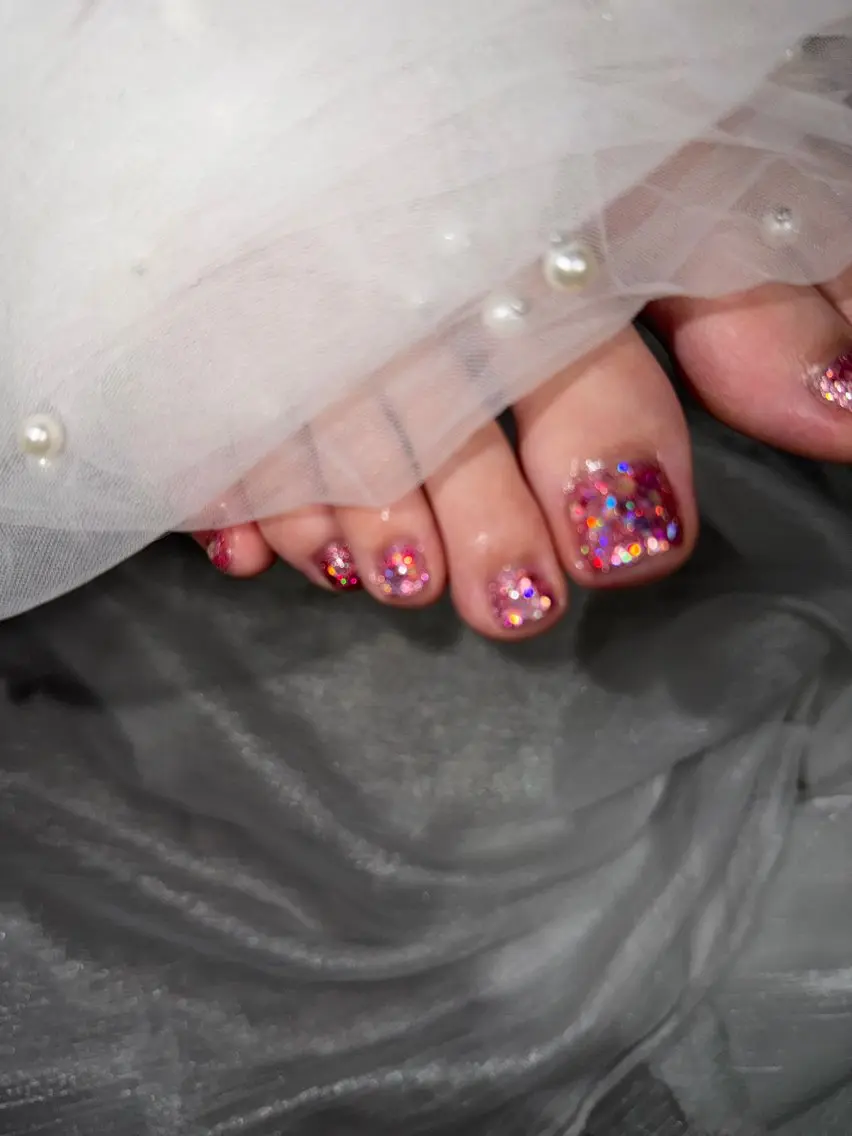 ネイル フットネイル ラメ(グリッター) マグネットネイル フットネイル VENa eye＆ nail salonのマツエク・マツパデザイン