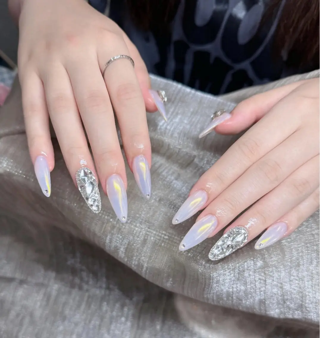 ネイル フレンチネイル ジェルネイル ガラスフレンチ ハロウィン ハート ハンドネイル H.baby Nail Salonのネイルデザイン