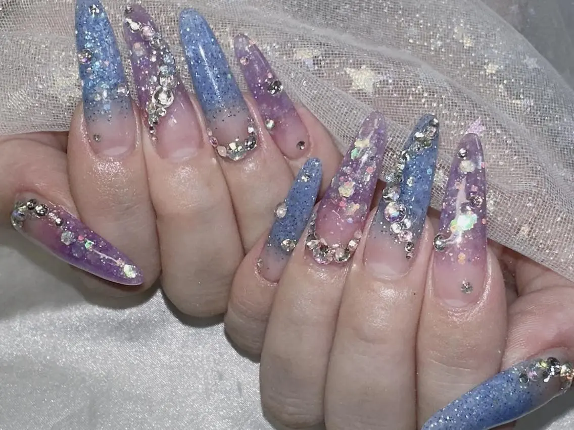 メンズ ネイル アートネイル フレンチネイル ジェルネイル キラキラネイル パラジェル Bloom kabukiのネイルデザイン