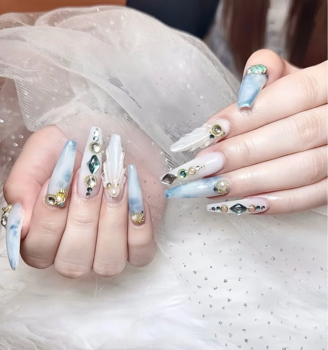 ネイル オーロラネイル チークネイル 桜ネイル クリアネイル ドット ハンドネイル Rin Nail 新大久保店のネイルデザイン