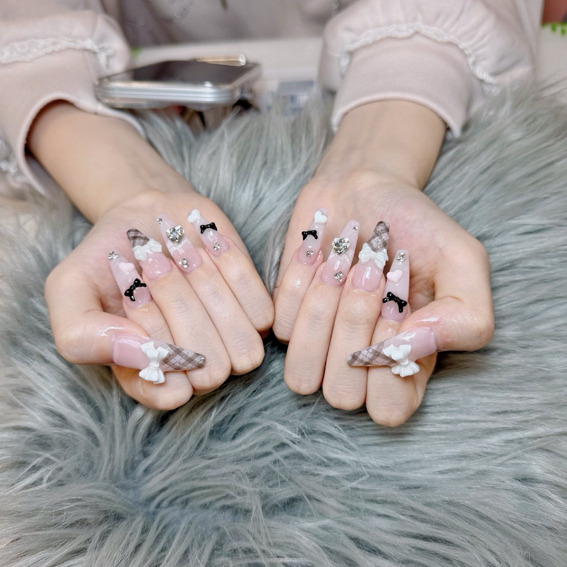 ネイル ハンドネイル ハンドケア Anh Nail 歌舞伎町のネイルデザイン
