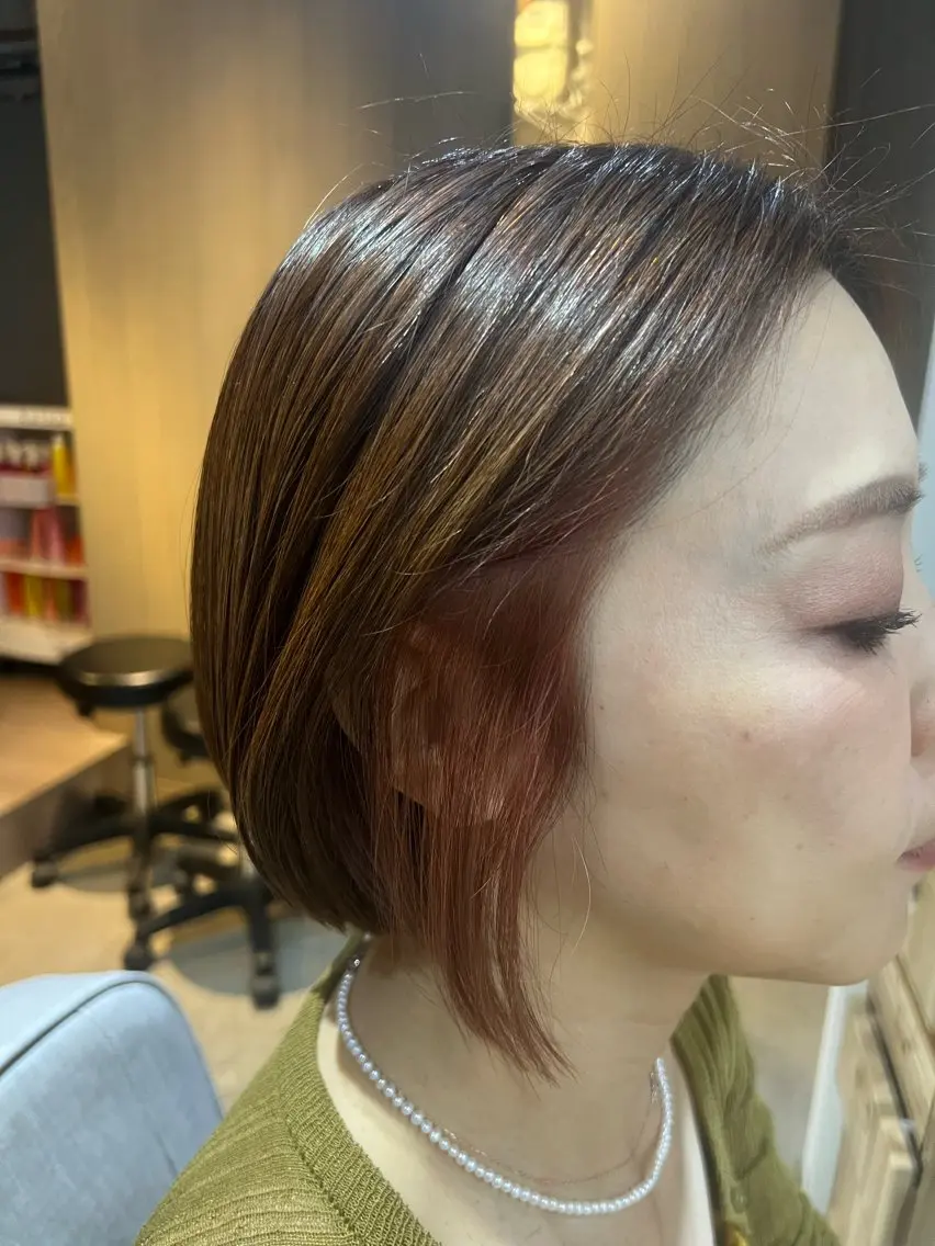 ショート カラー ブラウンカラー イヤリングカラー ピンクカラー 山口 彩乃のヘアスタイル