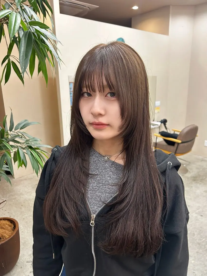 ロング カラー ブラウンカラー ナチュラルブラウン 顔周りレイヤー/ ふわあいりのヘアスタイル