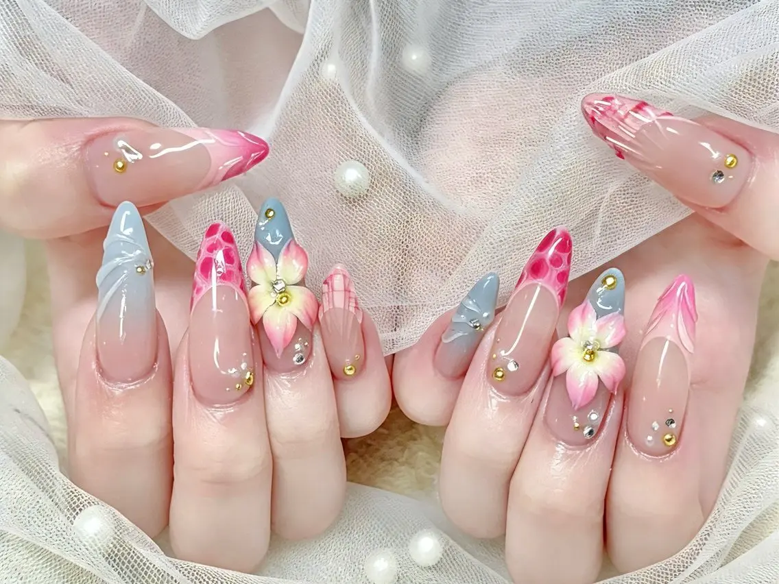 ネイル Luna K.のネイルデザイン