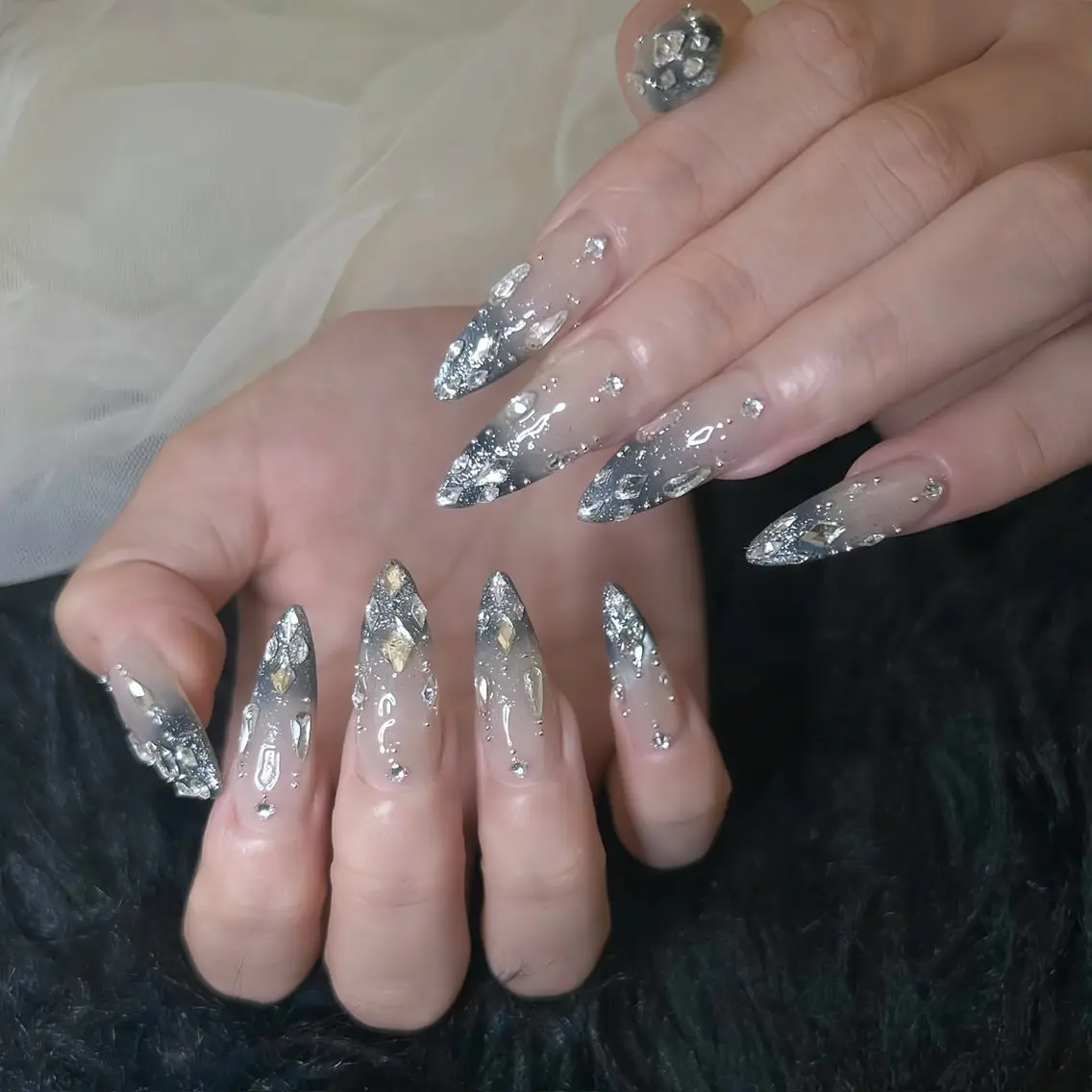 ネイル オーロラネイル 長さ出し フラッシュネイル フレンチネイル ジェルネイル ハンドネイル Amee Nail Salonのネイルデザイン