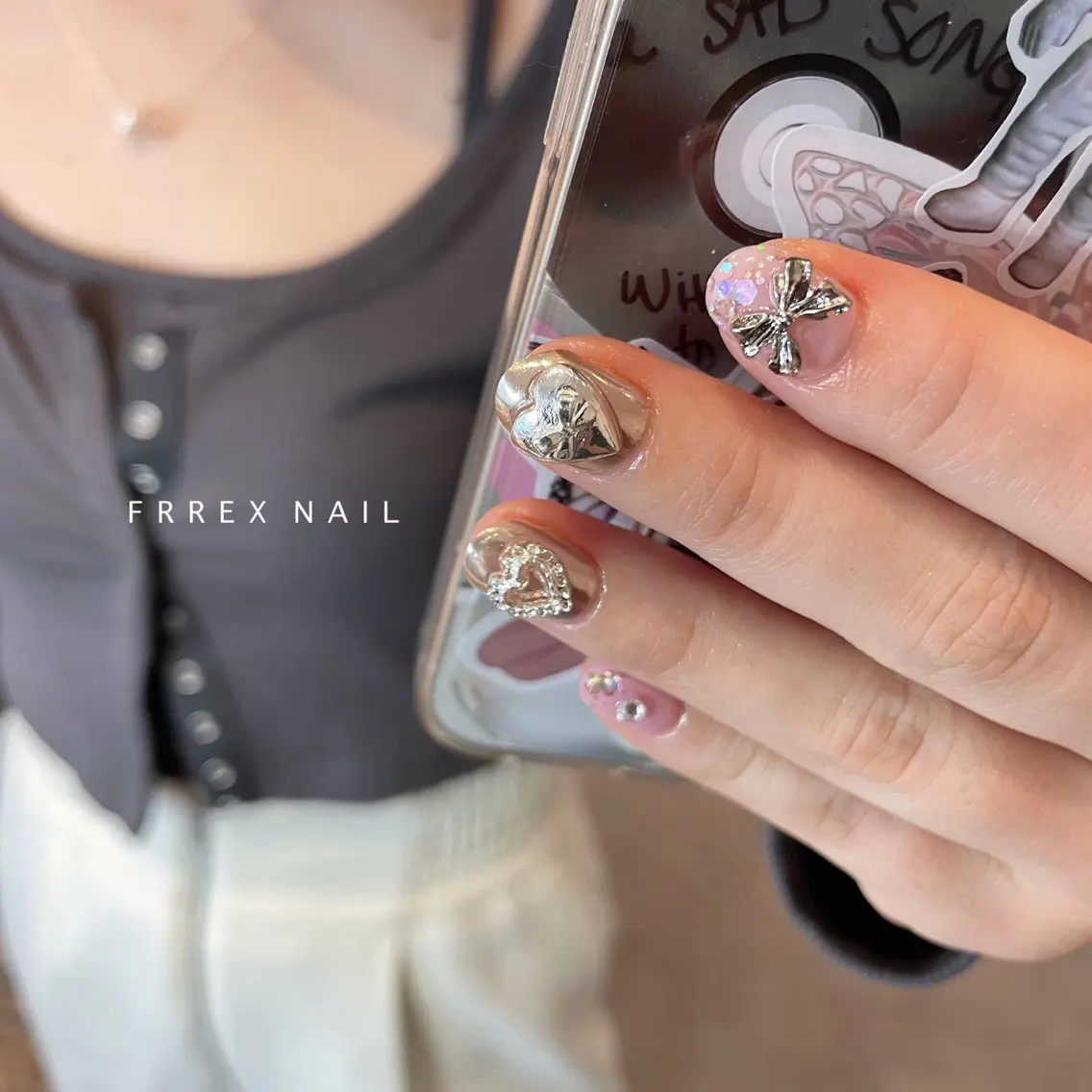 ネイル リボン シルバー ハンドネイル フットネイル freex nail /ニュアンス/個性派のネイルデザイン