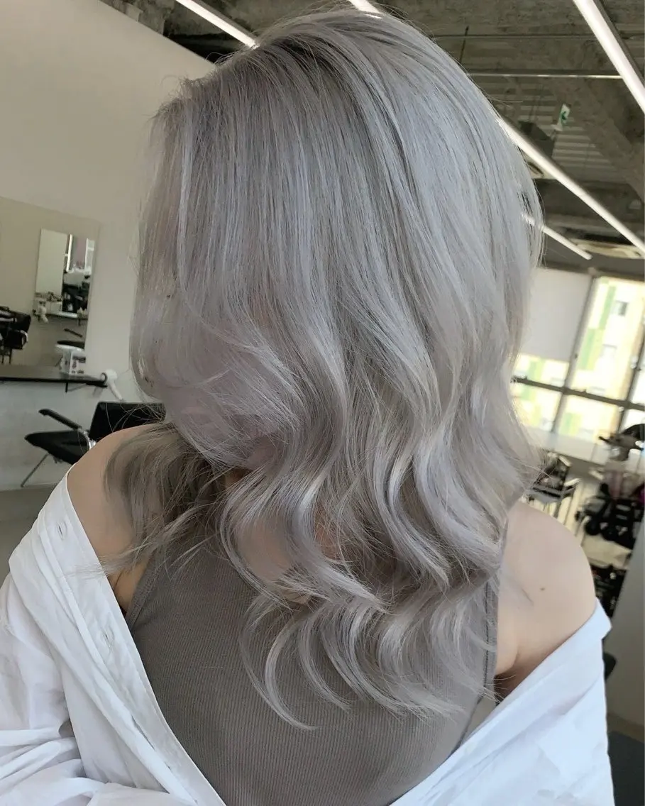 ミディアム カラー ヘアカラー はづき/ハイトーン /名古屋栄/ギャルのヘアスタイル
