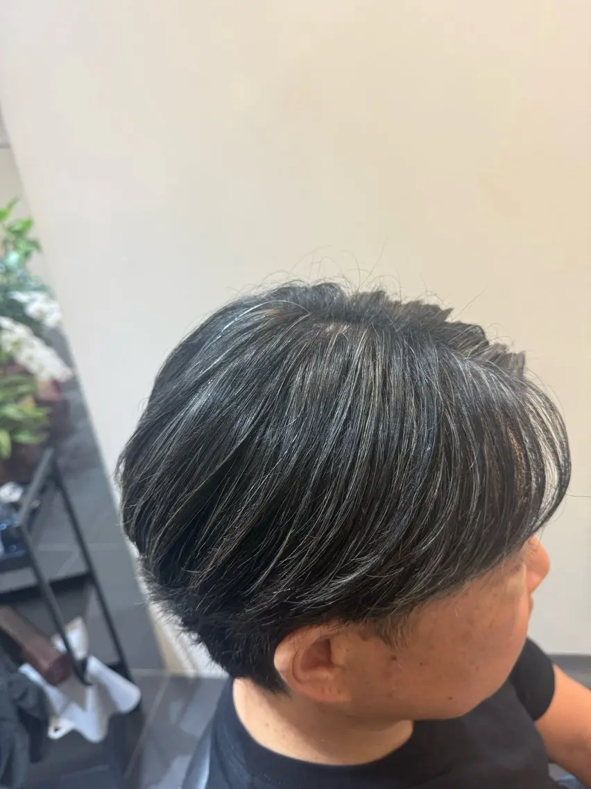 メンズ メンズハイライト カット ヘアカラー 藤田 歩夢のヘアスタイル