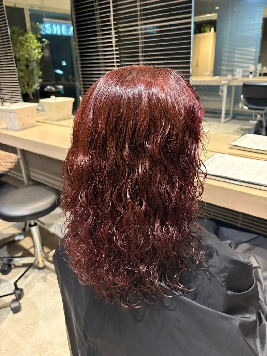 セミロング カラー パーマ ブリーチ ブリーチなしカラー ヘアカラー SHEA /縮毛矯正 イソダハルカのヘアスタイル