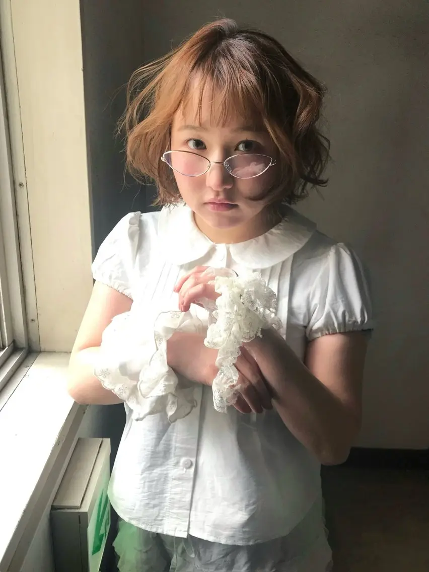カラー ベージュカラー ブリーチ 透明感カラー ブリーチなしカラー ヘアカラー rinka/暖色 ボブカットモデルのヘアスタイル