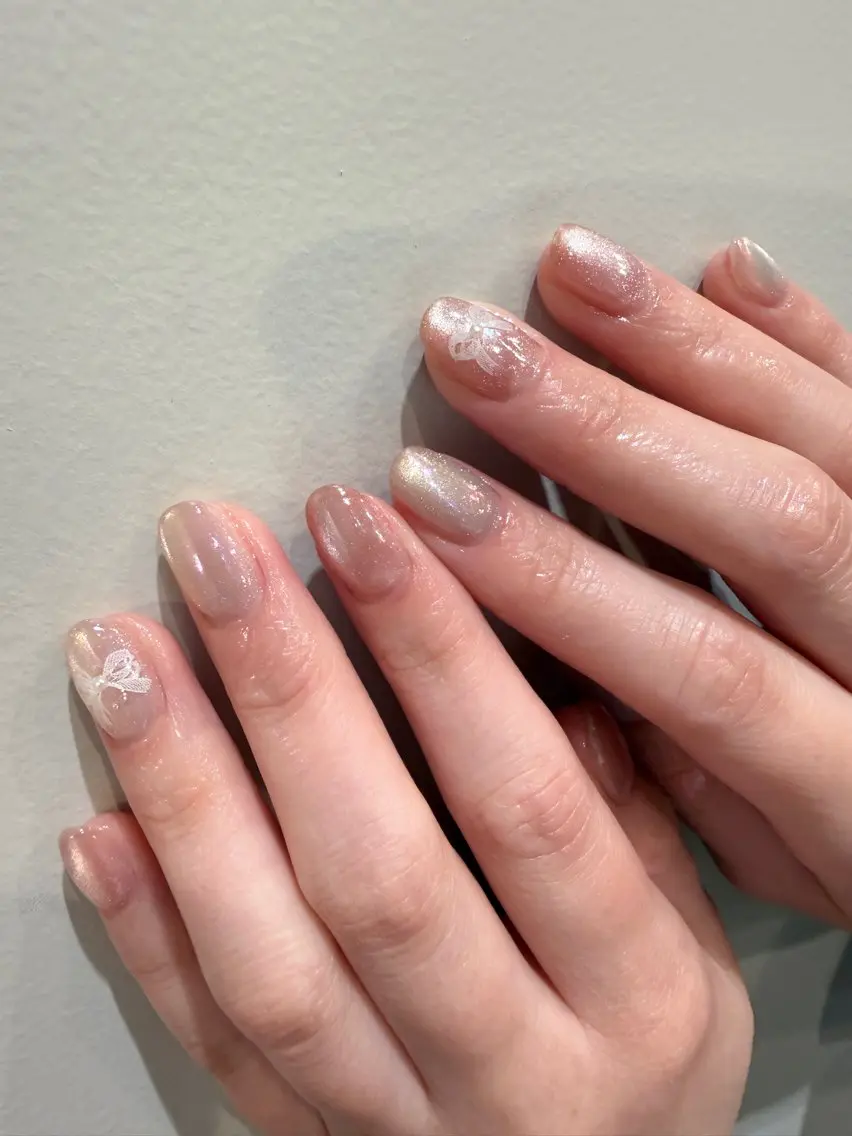 ネイル オーロラネイル ミラーネイル nail Latteのネイルデザイン