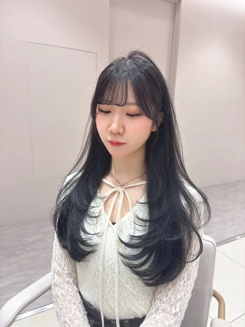 ロング ハッシュカット 赤み消し透明感カラー 似合わせ前髪柴田礼空のヘアスタイル