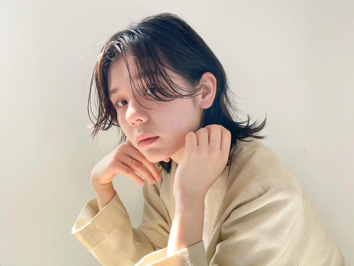 ミディアム カラー ミディアムレイヤー 透明感カラー レイヤーカット ウルフカット ウルフレイヤー カット ヘアカラー トリートメント Takuma Suzuki中目黒のヘアスタイル