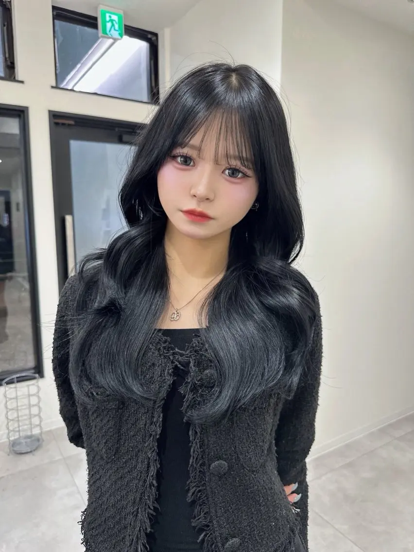 ロング ヘアカラー YOSHINO AIKOのヘアスタイル