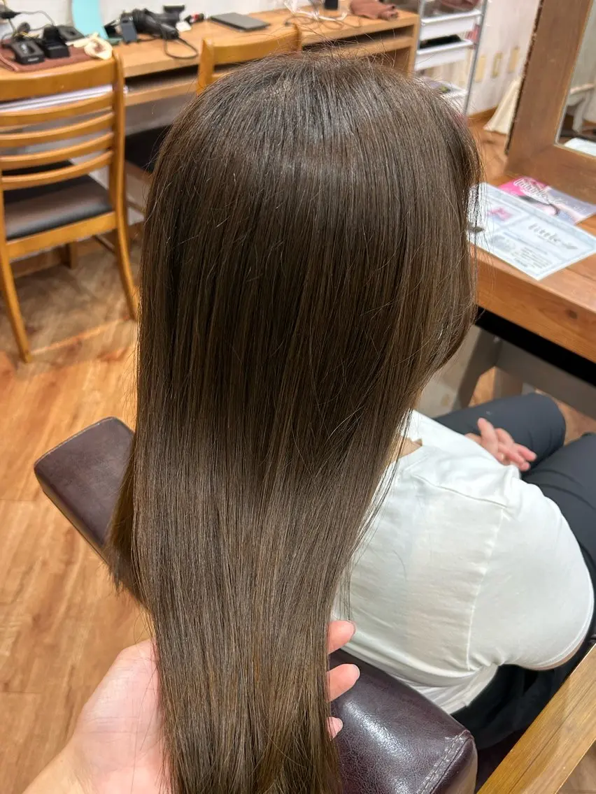 カラー ベージュカラー オリーブベージュ ヘアカラー 伊禮 沙耶のヘアスタイル