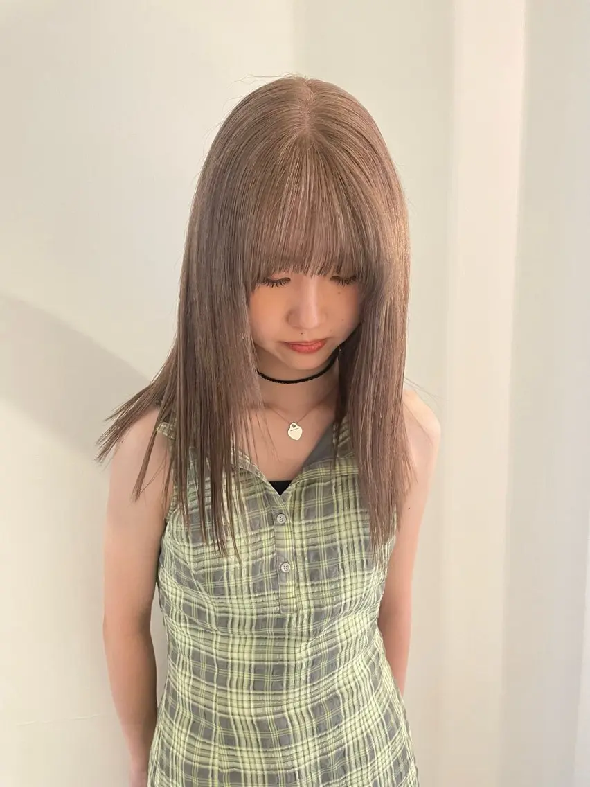 ロング カラー ベージュカラー オリーブベージュ ヘアカラー 渋谷 留菜のヘアスタイル