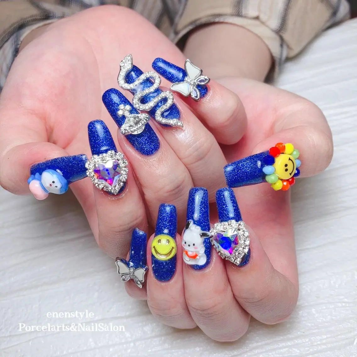 ミディアム ネイル 🐾enen style 🐾のネイルデザイン