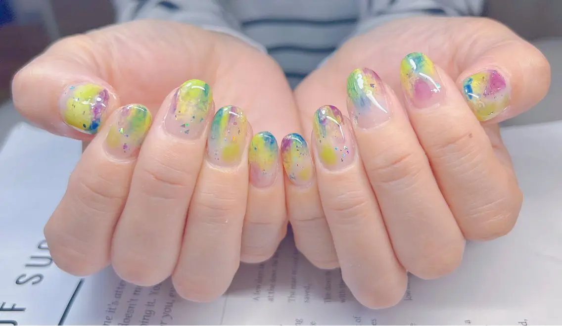 ネイル ホログラムネイル ニュアンスネイル ハンドネイル ハンドケア NAMU NAILS💞のネイルデザイン