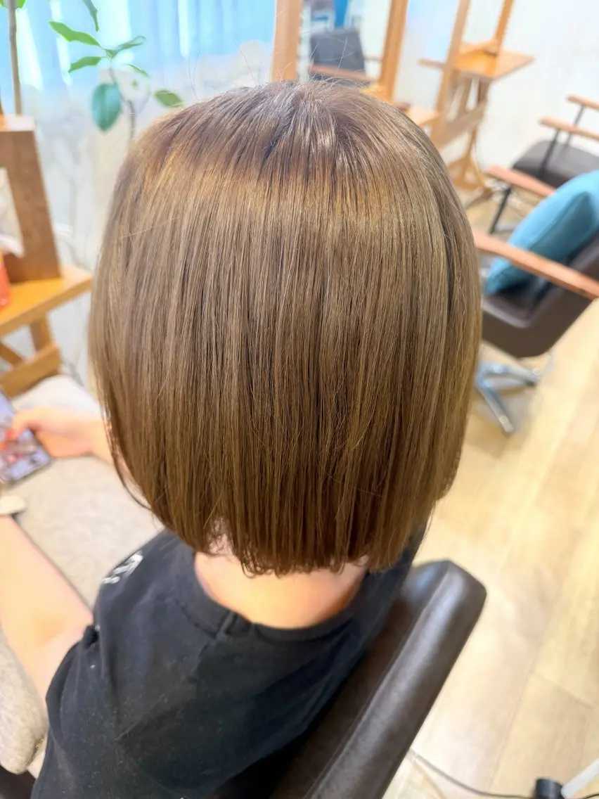ミディアム カラー ヘアカラー トリートメント RENA｜透明感 ×ブリーチカラーのヘアスタイル