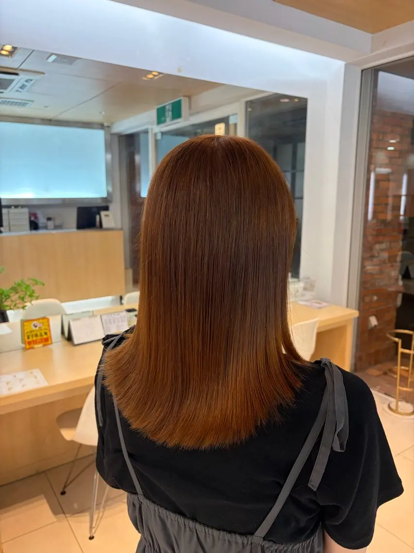 セミロング カラー 小室 光瑠のヘアスタイル