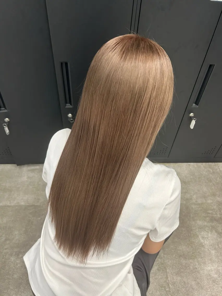 ロング ヘアカラー moca .のヘアスタイル