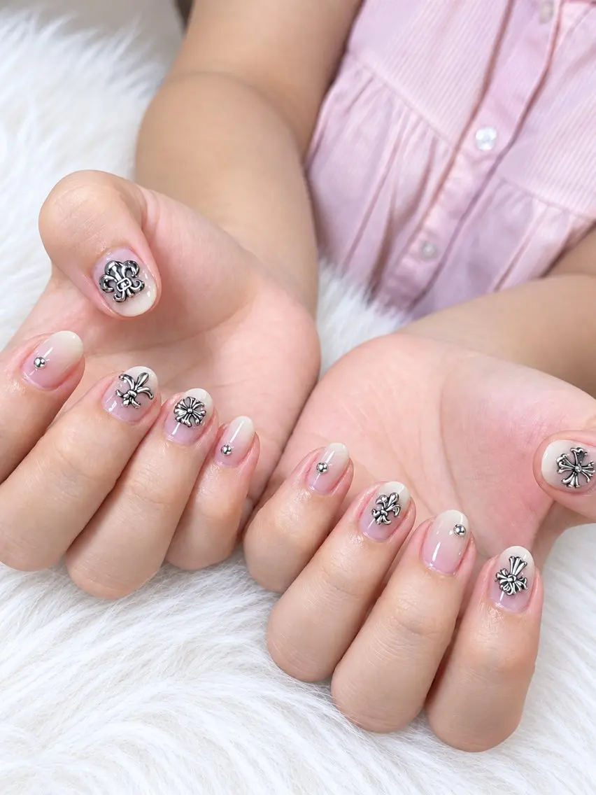ネイル 韓国ネイル マグネットネイル 持ち込み ハンドネイル RINA Nail_Royalのネイルデザイン