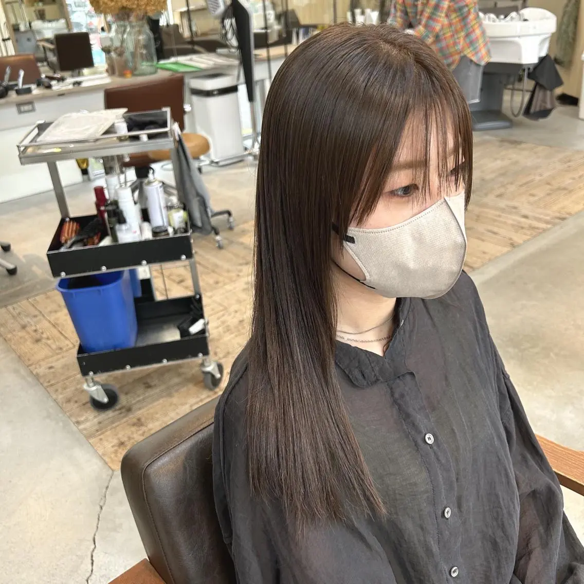 セミロング カット ヘアカラー トリートメント 綿貫 美雪のヘアスタイル