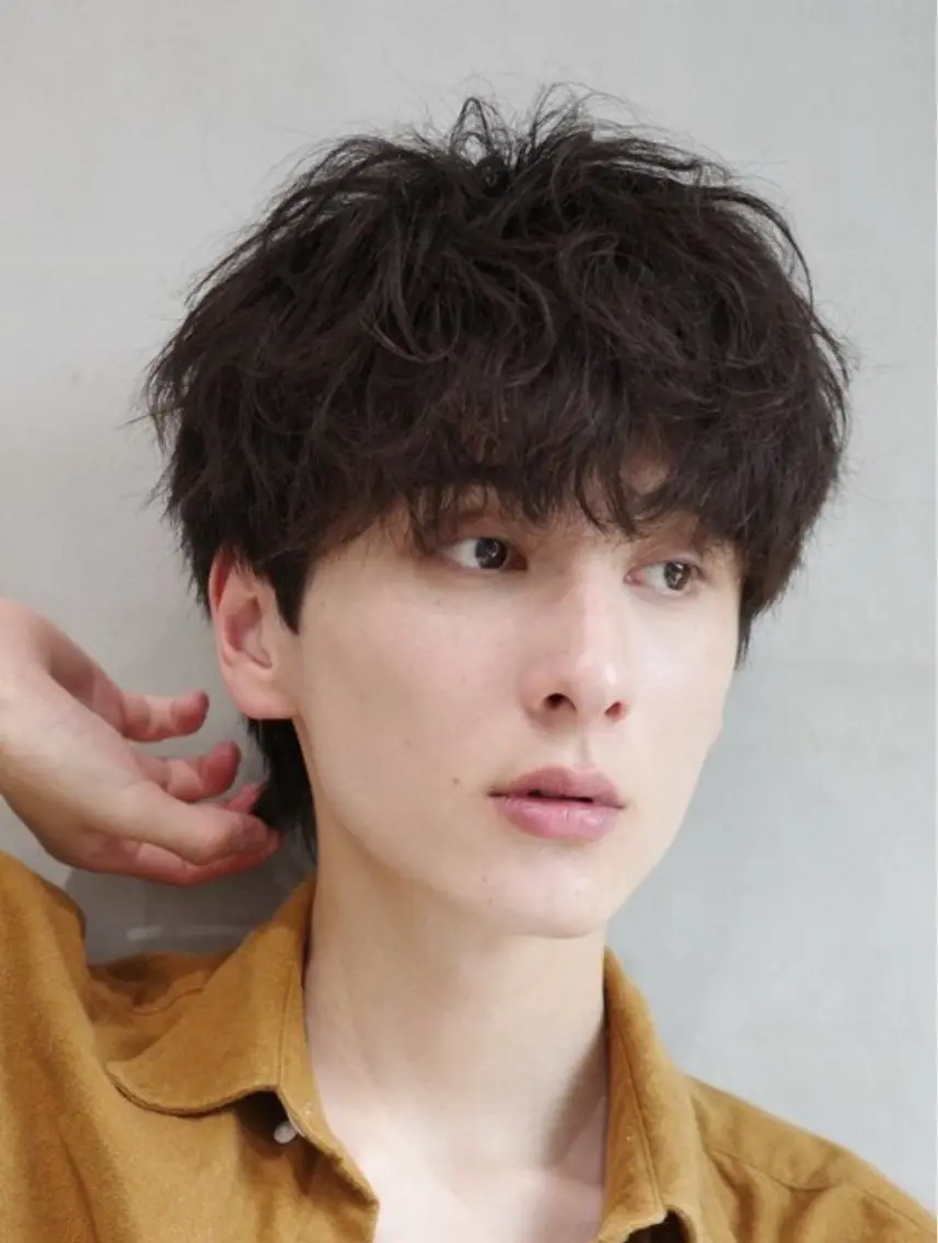 カラー パーマ メンズ 中谷海里/フェザー パーマ/スパイキーのヘアスタイル