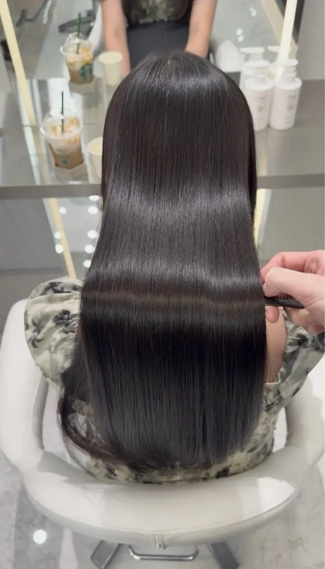 ロング カット ヘアカラー トリートメント MAKOTO／縮毛 矯正／梅田／茶屋町のヘアスタイル