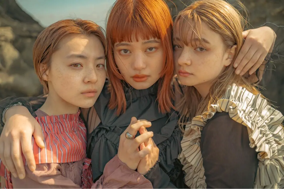 カラー ヘアアレンジ くびれレイヤー/艶 カラー　MADOKAのヘアスタイル