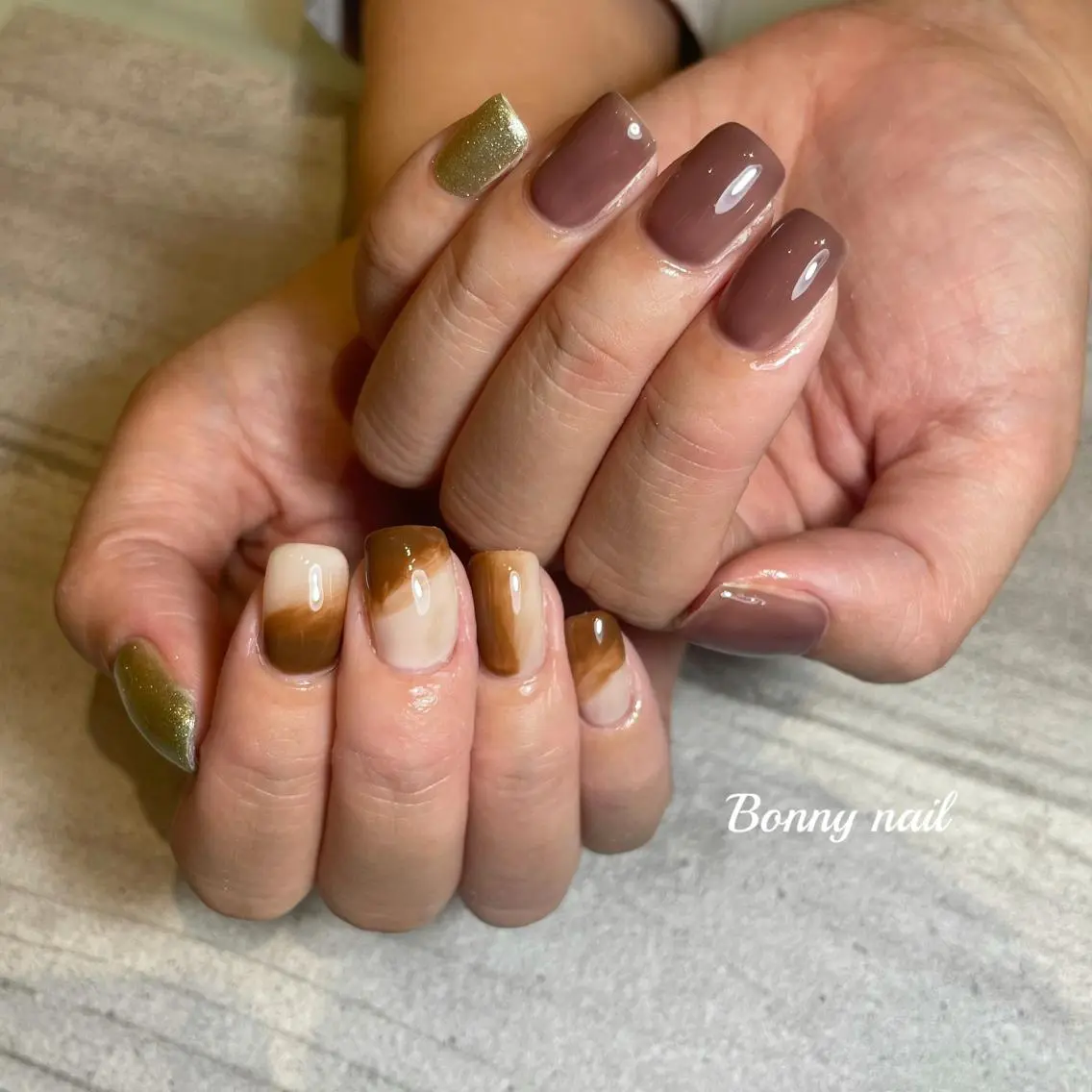 ショート ネイル 持ち込み ニュアンスネイル ハンドネイル BONNY NAIL 【えみか】のネイルデザイン