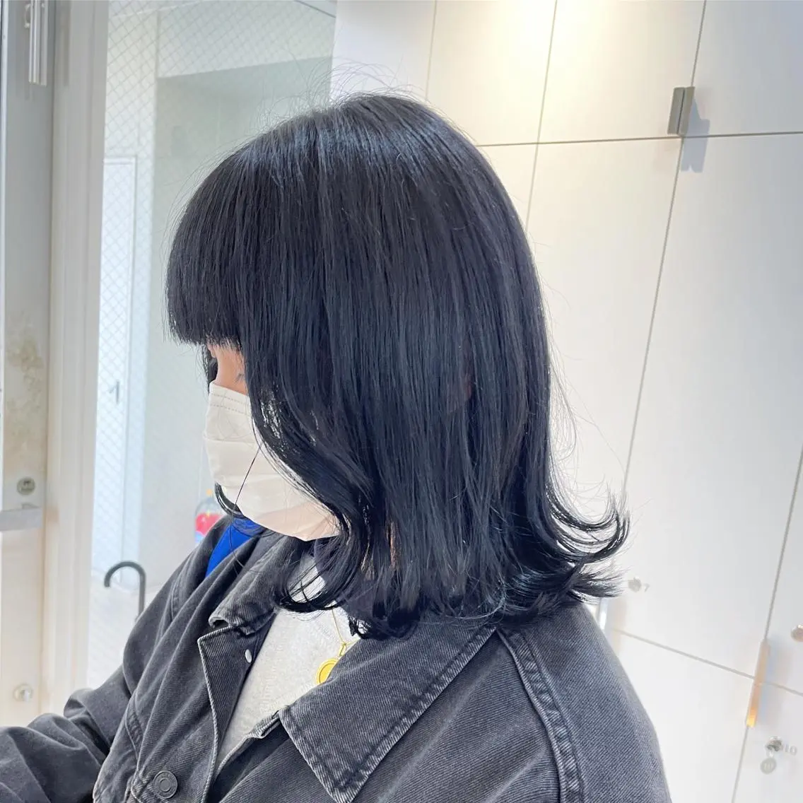 セミロング カラー ヘアアレンジ 黒髪 ブルーカラー ブルーブラック ヘアカラー トリートメント ヘッドスパ ヘアセット 艶カラー✨縮毛矯正✨ 翁長孝輔のヘアスタイル