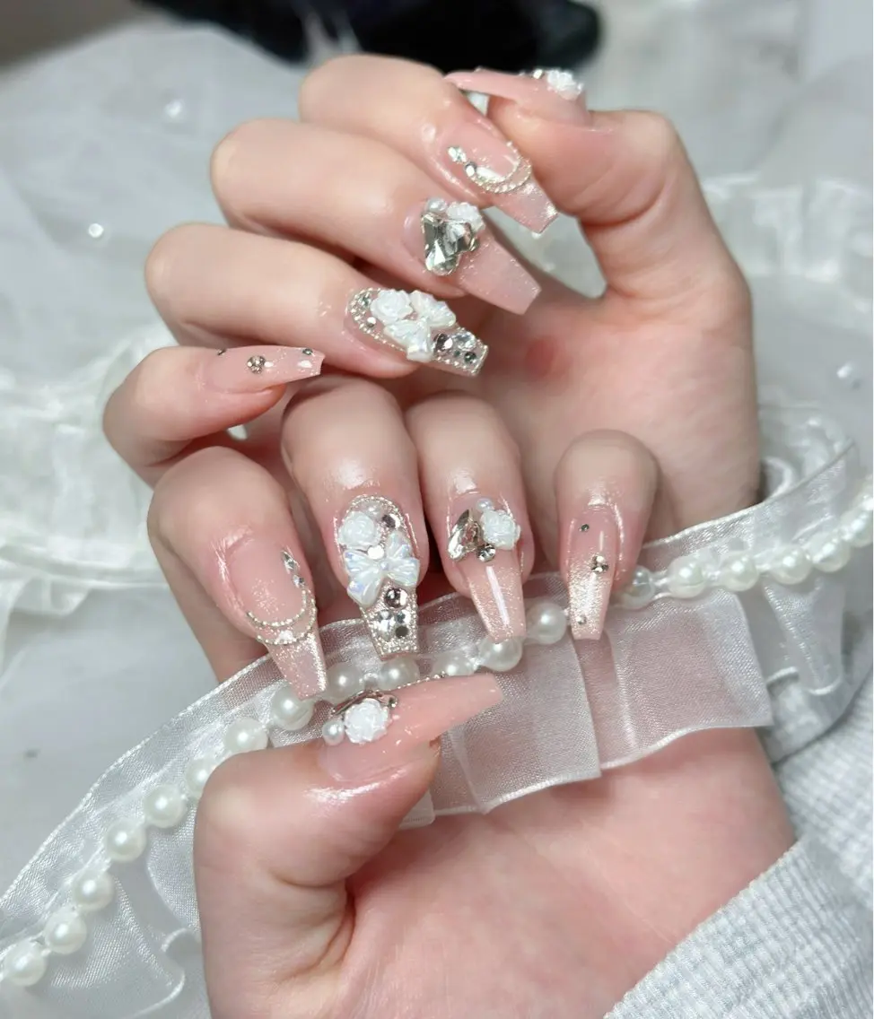 ネイル オーロラネイル ボルドー ブラウン 氷ネイル・うるうるネイル キラキラネイル ハンドネイル Julli NailStudioのネイルデザイン
