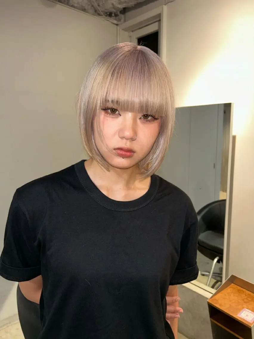 ミディアム ハイトーン特化/和音 【デザインカラー】のヘアスタイル