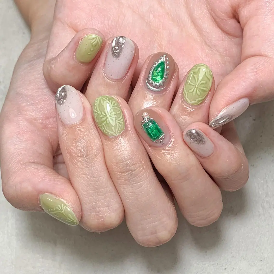 ネイル ハンドネイル FIORITURA aiのネイルデザイン
