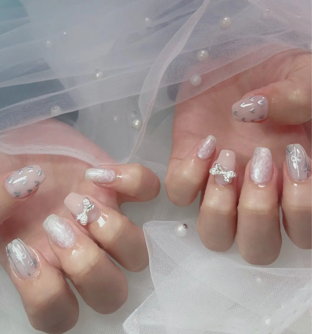 ネイル オーロラネイル 長さ出し フットネイル 韓国ネイル ラメ(グリッター) 👍thumbs up nail👍のネイルデザイン